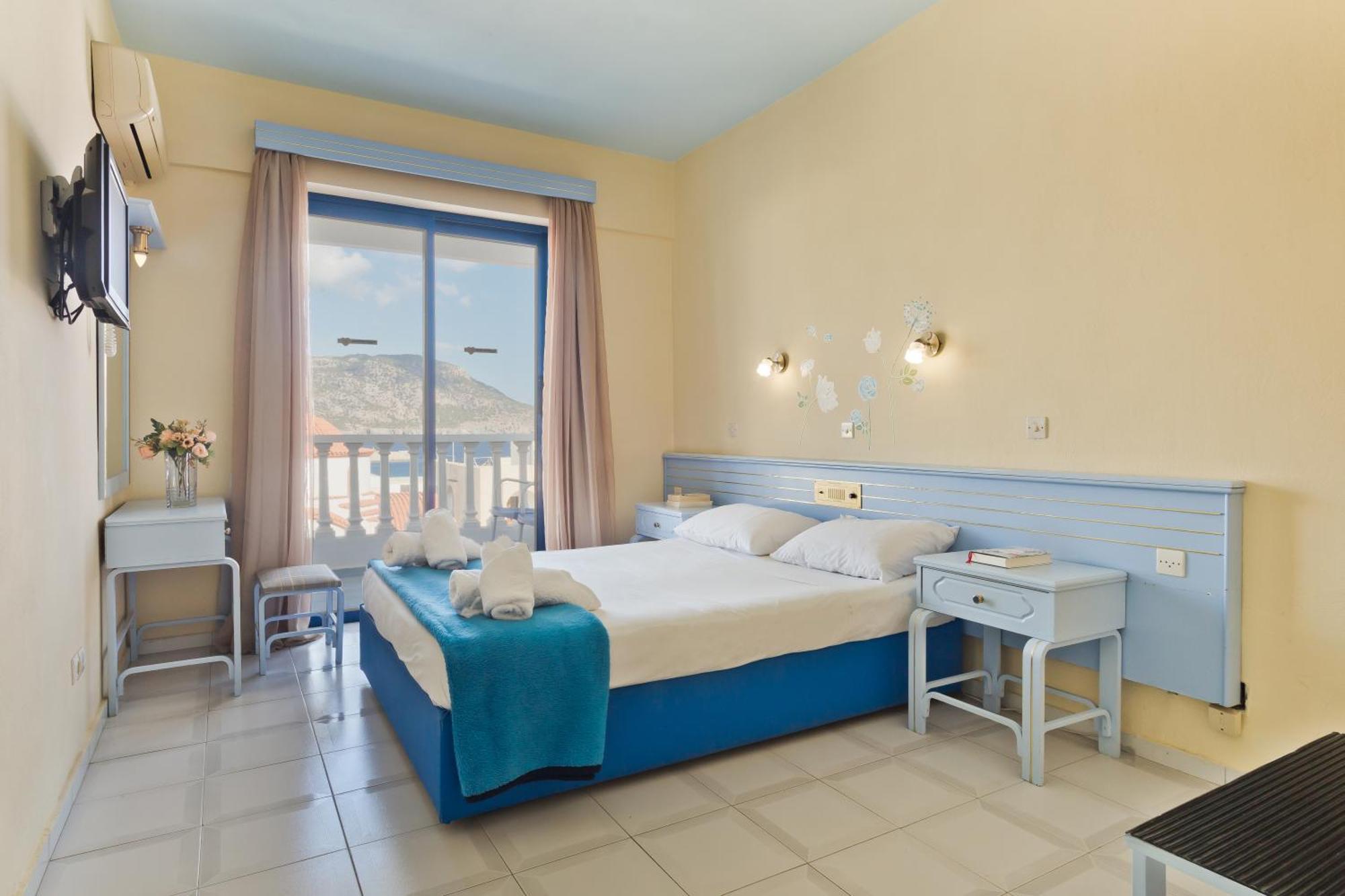 Regina Studios & Hotel Karpathos Town  Exterior photo