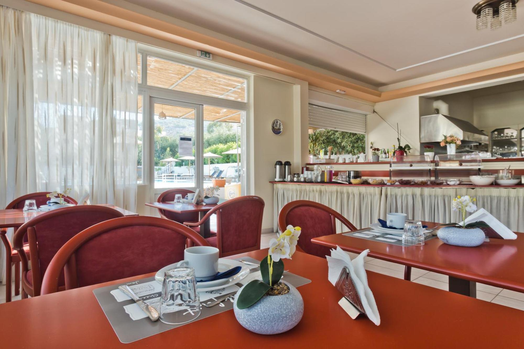 Regina Studios & Hotel Karpathos Town  Exterior photo