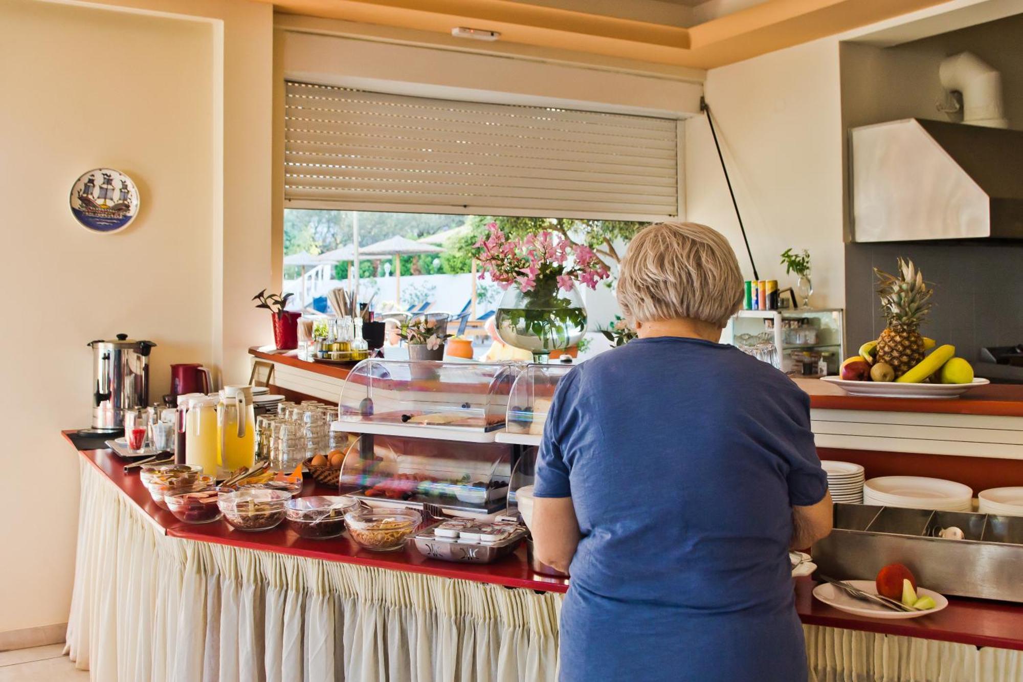 Regina Studios & Hotel Karpathos Town  Exterior photo