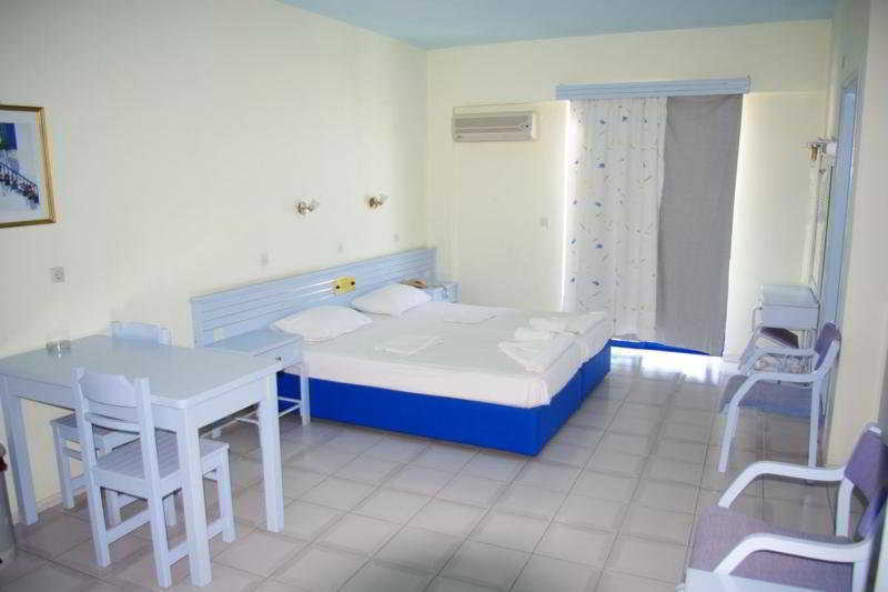 Regina Studios & Hotel Karpathos Town  Exterior photo